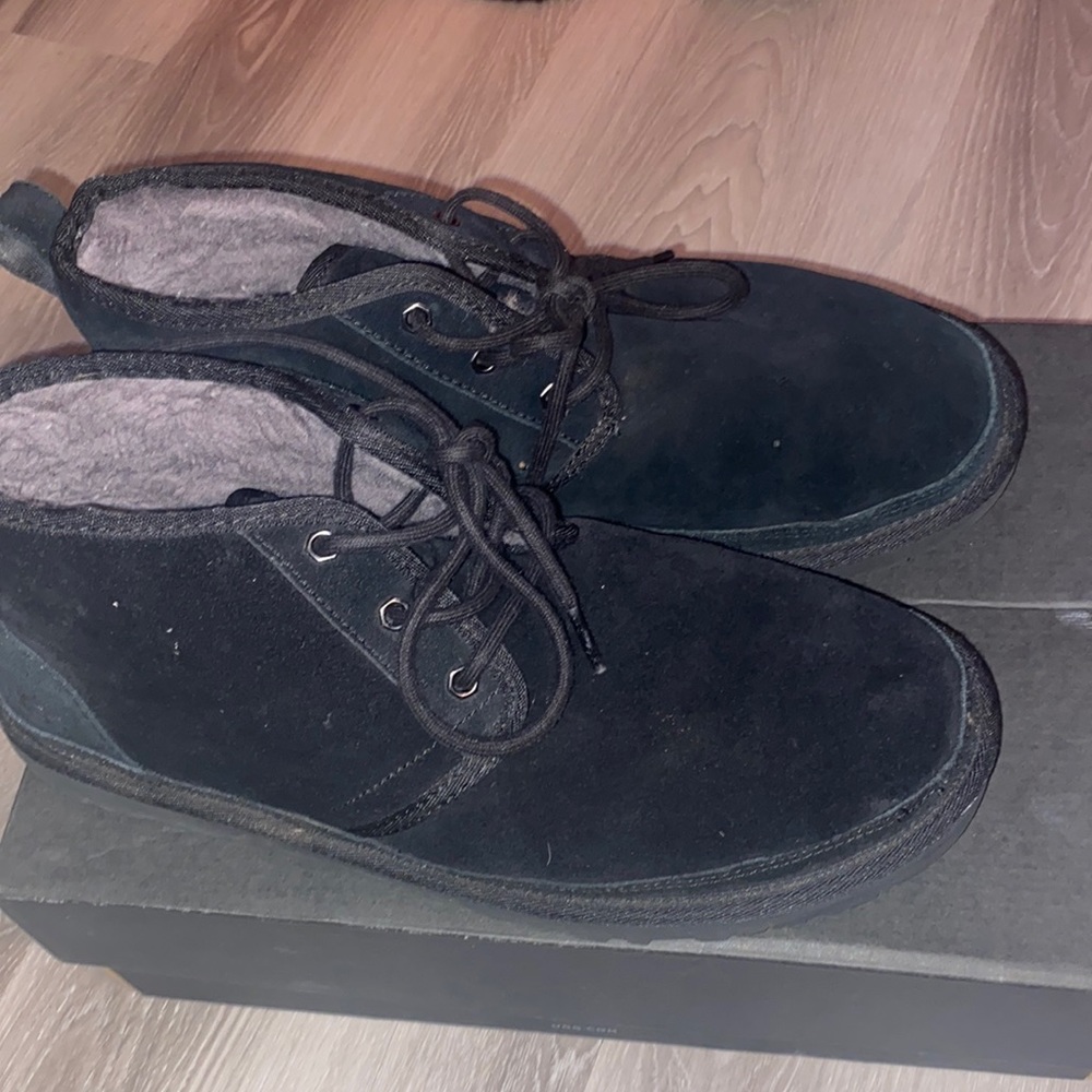 Black Ugg boots ( MEN) size 11